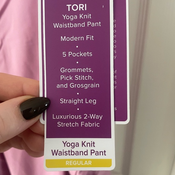 Woman’s light pink scrubs - Picture 4 of 7